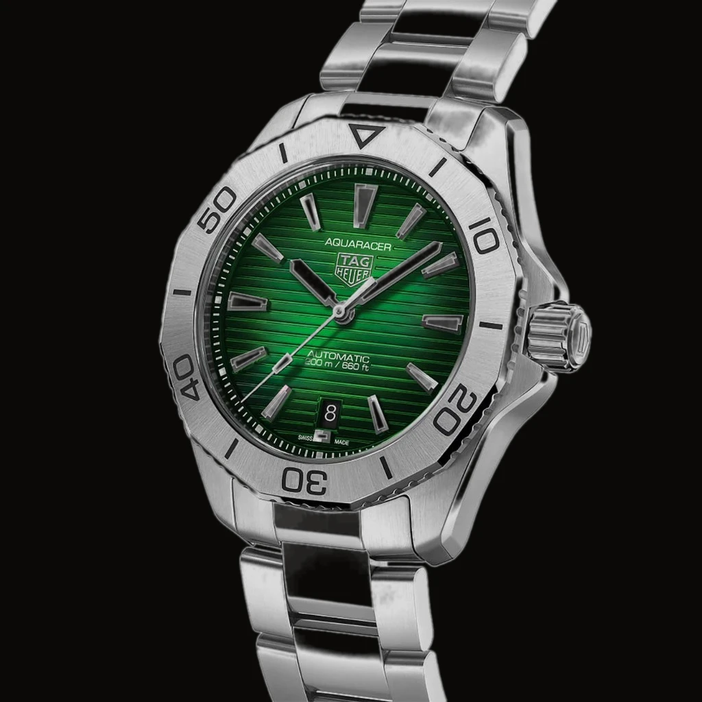 TAG Heuer Aquaracer 外圈煙燻細節